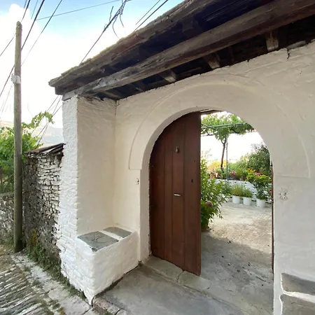 Stonetale Garden Konukevi Gjirokastër