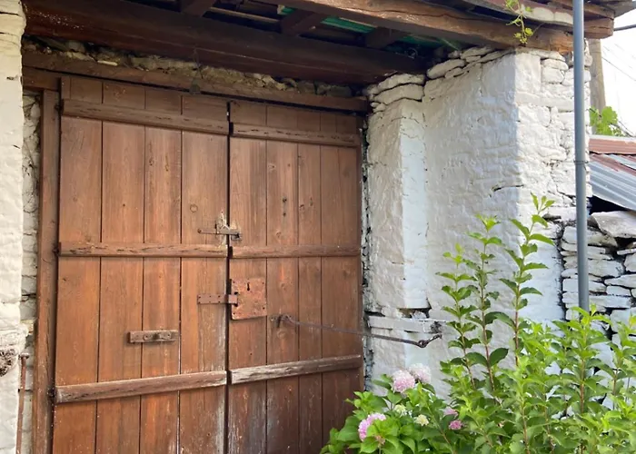 게스트하우스 Stonetale Garden Gjirokastër